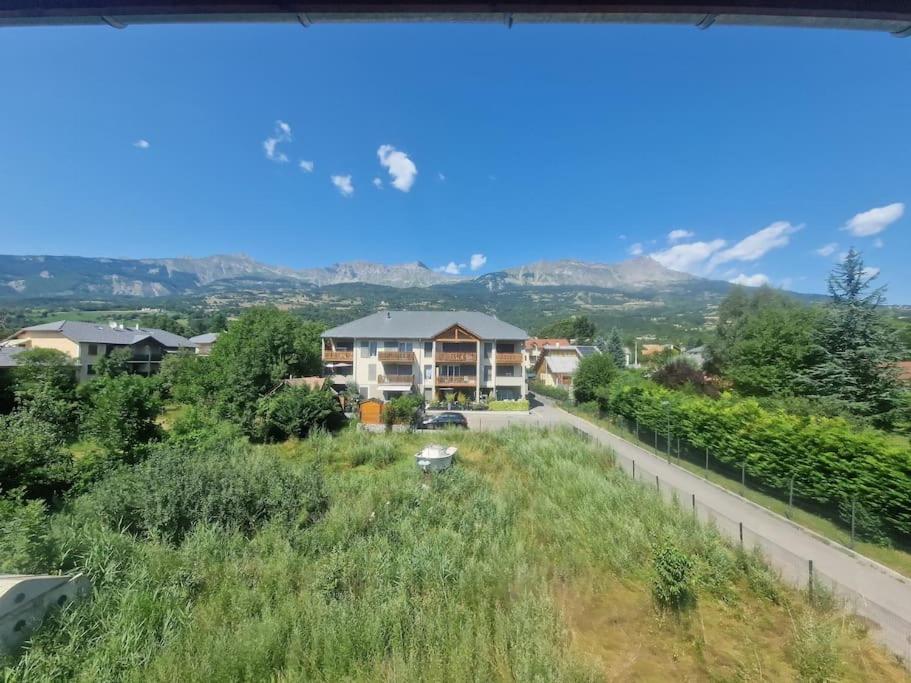 Superbe T2 Duplex Vue Sur Les Montagnes Lägenhet Chorges Exteriör bild