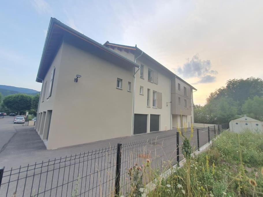 Superbe T2 Duplex Vue Sur Les Montagnes Lägenhet Chorges Exteriör bild